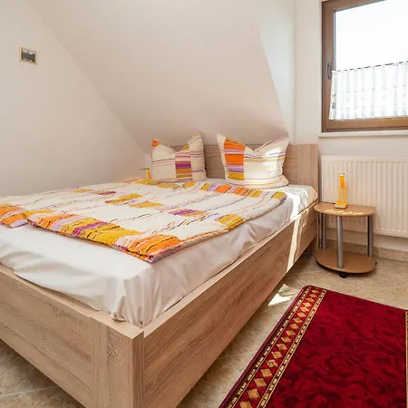 Haus Ahrens 5 *